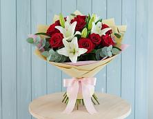 Букет цветов из:  Лилии и Розы в Ядрино