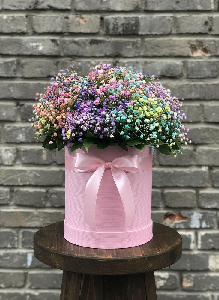 Цветочная композиция из Гипсофила и Розы в шляпной коробке в Ядрино