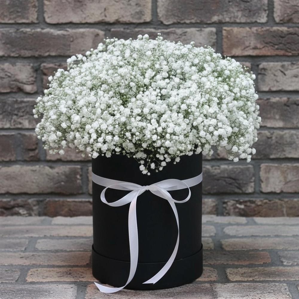 Цветочная композиция из Гипсофила в шляпной коробке в Ядрино