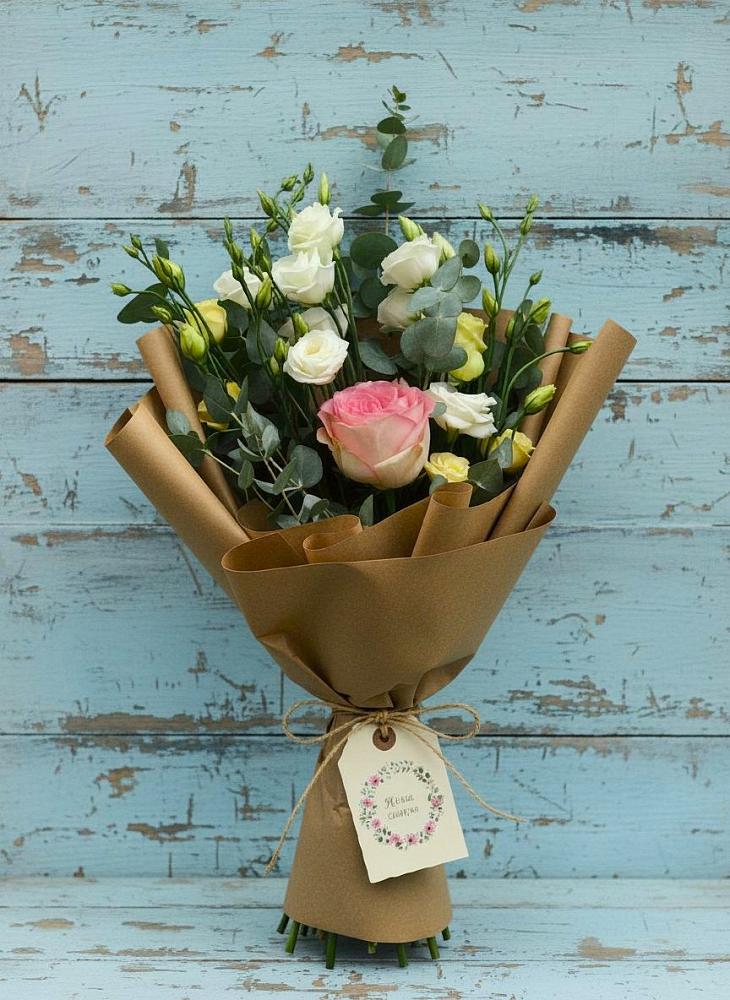 Букет цветов из: Розы и Лизиантусы в Ядрино