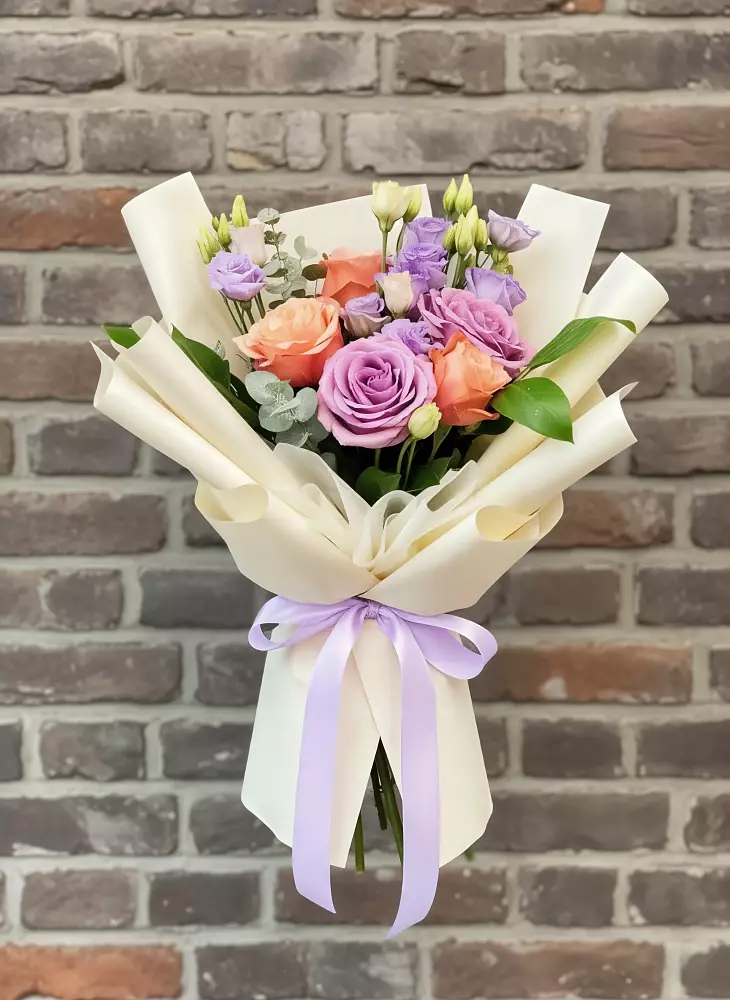 Букет цветов из: Лизиантусы и Розы в Ядрино