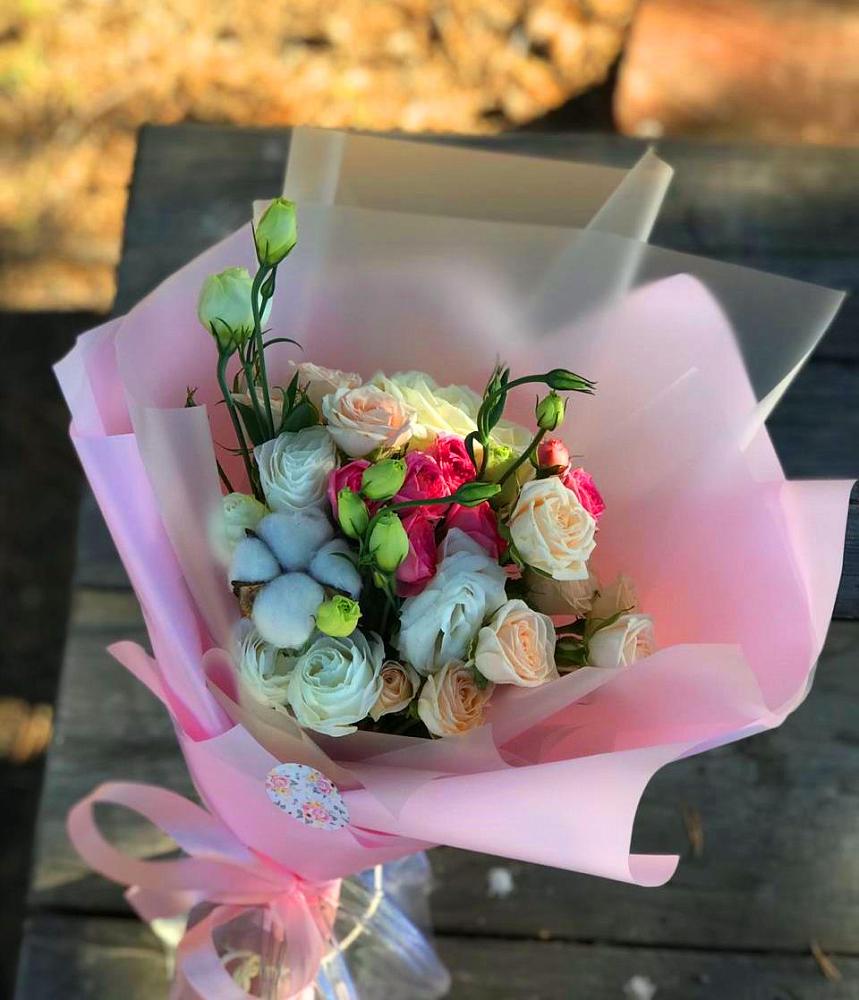 Букет цветов из: Розы и Лизиантусы в Ядрино