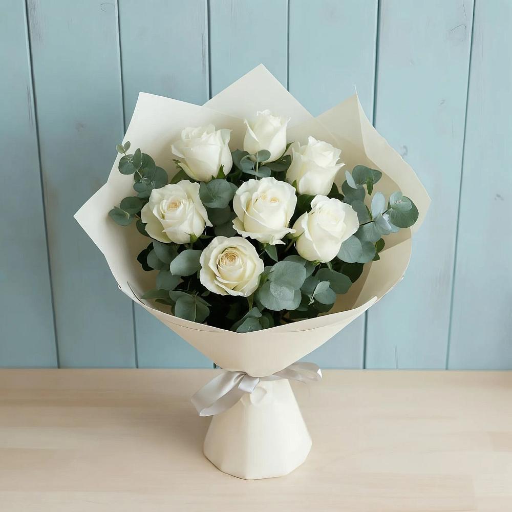 Букет Белые розы в Эвкалипте в Ядрино