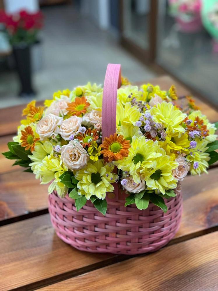 Цветочная композиция из Хризантемы и Розы в корзине в Ядрино