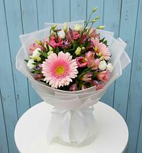 Букет цветов из:  Герберы, Альстромерии и Лизиантусы в Ядрино