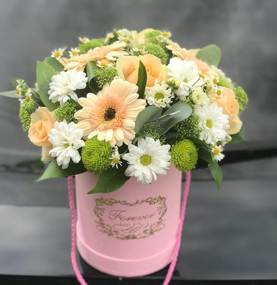 Цветочная композиция из Розы, Герберы и Хризантемы в шляпной коробке в Ядрино