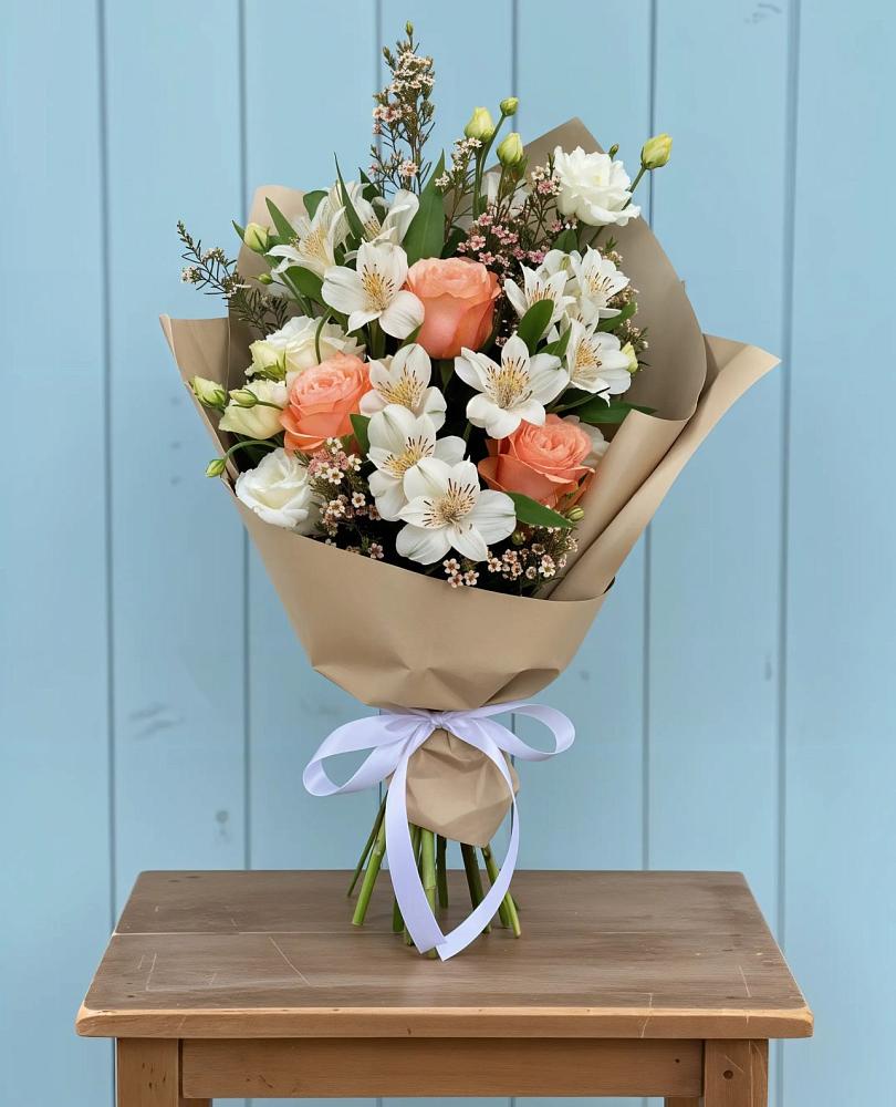 Букет цветов из: Альстромерии, Лизиантусы, Розы и Хризантемы в Ядрино